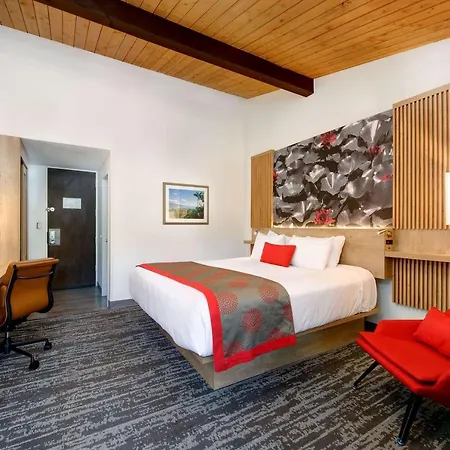 Ramada By Wyndham Santa Barbara Hotel